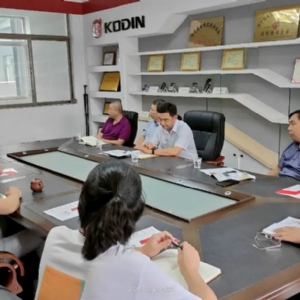 國(guó)家(濟(jì)寧)高新技術(shù)產(chǎn)業(yè)開(kāi)發(fā)區(qū)創(chuàng)新創(chuàng)業(yè)服務(wù)中心領(lǐng)導(dǎo)一行蒞臨科電公司調(diào)研考察