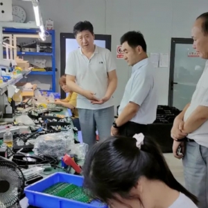 國(guó)家(濟(jì)寧)高新技術(shù)產(chǎn)業(yè)開(kāi)發(fā)區(qū)創(chuàng)新創(chuàng)業(yè)服務(wù)中心領(lǐng)導(dǎo)一行蒞臨科電公司調(diào)研考察