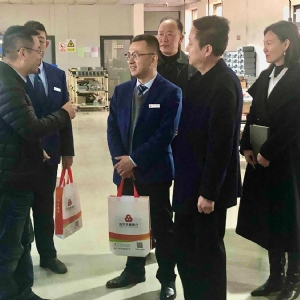 濟寧國家高新區(qū)蓼河智能產(chǎn)業(yè)園攜市農(nóng)商行、高新電視臺領導一行蒞臨科電儀器考察調研