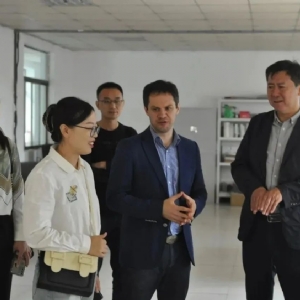 俄羅斯無損檢測(cè)研究所Denis先生一行到訪科電儀器考察交流