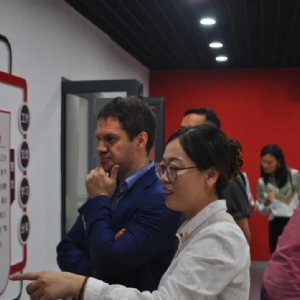 俄羅斯無損檢測(cè)研究所Denis先生一行到訪科電儀器考察交流