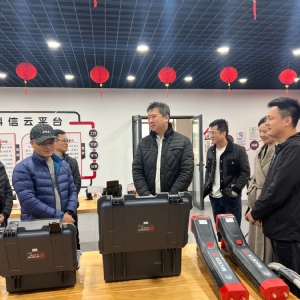 有朋自遠(yuǎn)方來！廣州市邁梓普檢測儀器有限公司總代理一行來公司交流