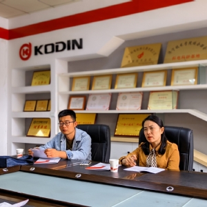 熱烈歡迎高新區(qū)經(jīng)發(fā)局周處長、王處長蒞臨科電儀器調(diào)研指導(dǎo)