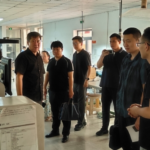 濟寧市工信局領導蒞臨科電儀器參觀考察