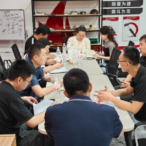 濟寧市工信局領導蒞臨科電儀器參觀考察